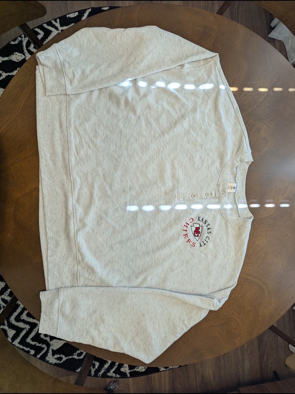 Team Apparel Kansas City Chiefs Light Gray Sweatshirt